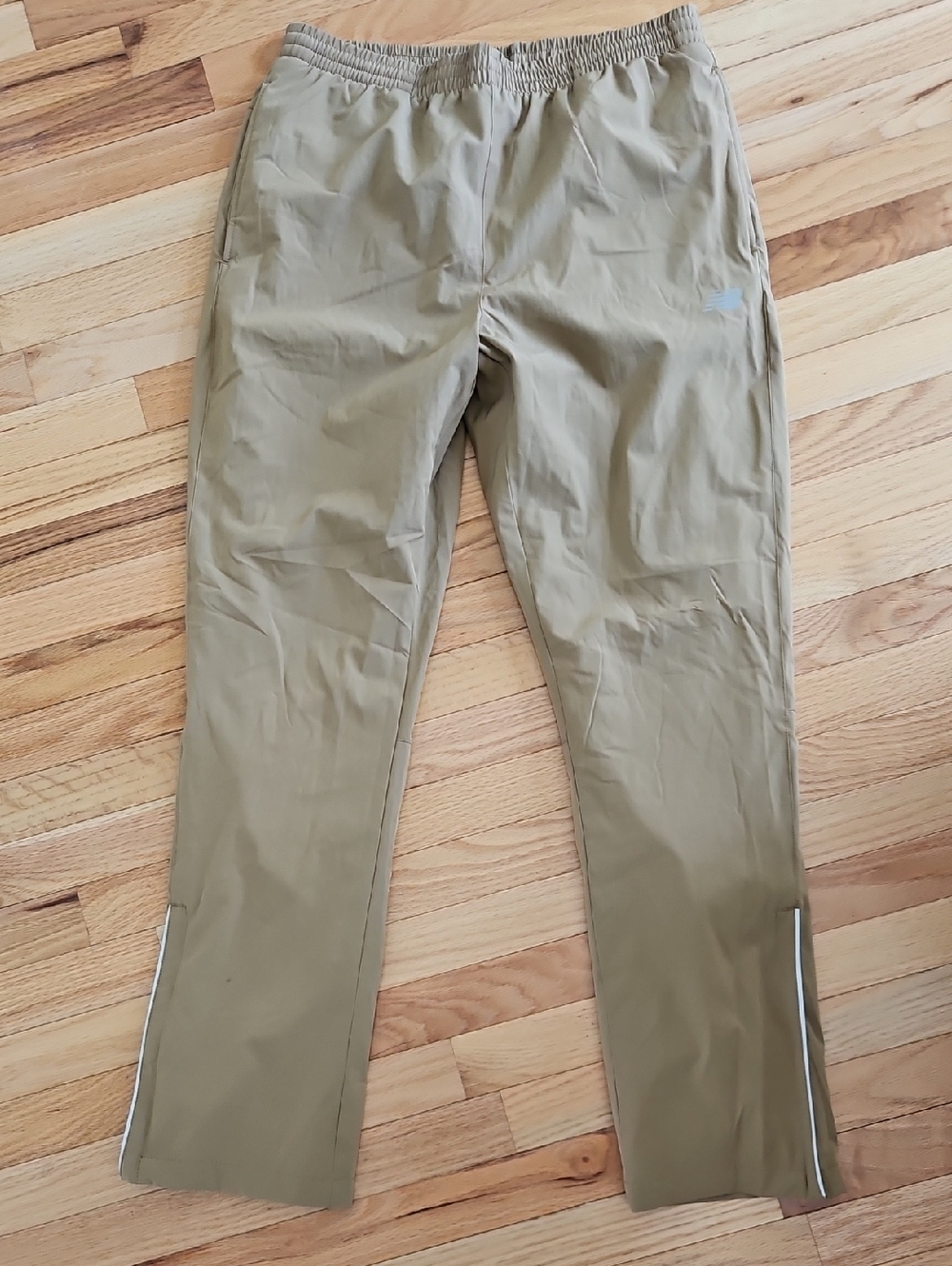 New Balance Men’s Khaki Jogger Pants .sz L. New